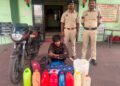 Raigarh News : “ऑपरेशन आघात” के तहत अवैध शराब कारोबारियों पर रायगढ़ पुलिस की ताबड़तोड़ कार्रवाई जारी