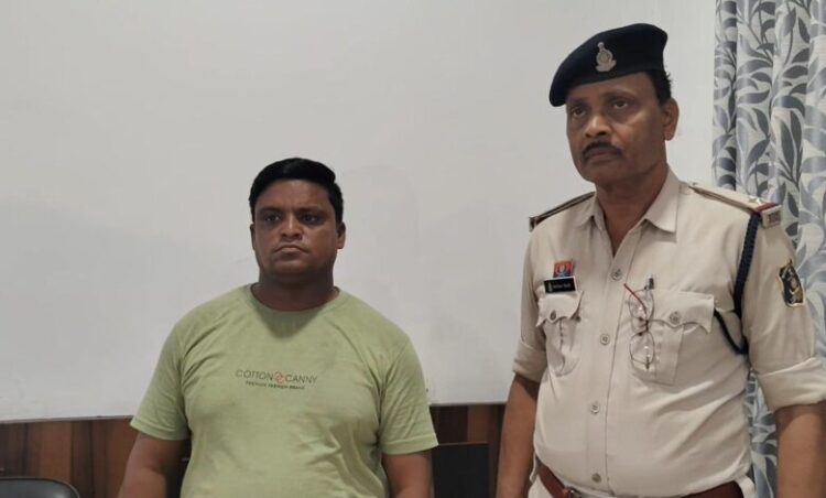 Raigarh News : रिलेशनशीप में रहते हुए आरोपी ने अन्य महिला से रचाई कथित शादी, दोनों महिलाएं पहुंची एसपी कार्यालय रायगढ़