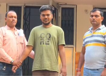 Raigarh News : ऑपरेशन अंकुश के तहत रायगढ़ पुलिस की बड़ी कार्रवाई, ऑनलाइन क्रिकेट सट्टा नेटवर्क से जुड़ा सॉफ्टवेयर इंजीनियर गिरफ्तार