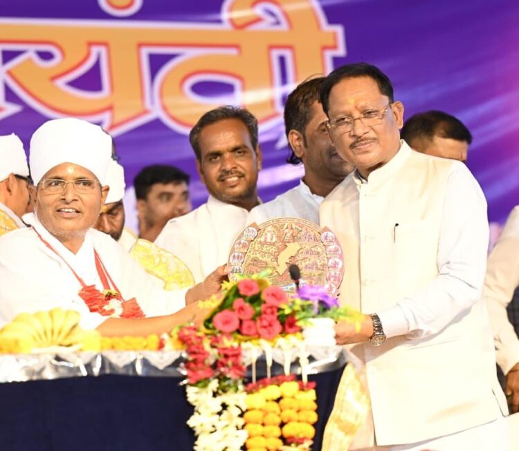 संत कबीर के आदर्शों पर चलकर समाज में समरसता और सेवा की भावना मजबूत होगी : मुख्यमंत्री श्री विष्णुदेव साय*