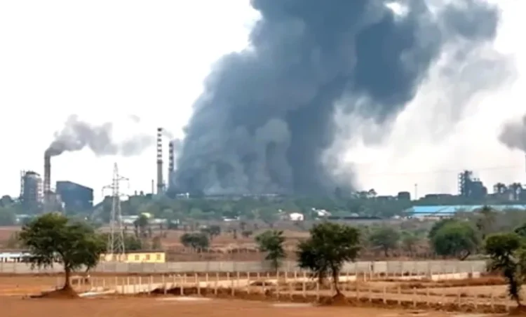 Chhattisgarh top news: रायपुर स्टील प्लांट में ब्लास्ट के बाद मची अफरातफरी, बडे़े पैमाने पर नुकसान की आशंका
