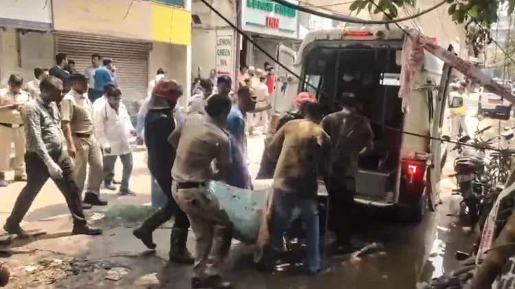 दिल्ली में मालवीय नगर इलाके में कैसे लगी आग, जलकर 21 लोगों की कैसे हुई मौत? कौन है होटल का मालिक