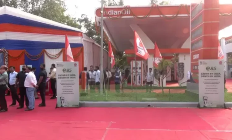 E85 Fuel launch: देश का पहला 85% इथेनॉल वाला फ्यूल हुआ लॉन्च, रेगुलर पेट्रोल के मुकाबले 20 रुपये सस्ता