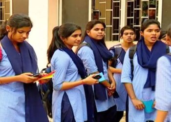 Chhattisgarh current news: छत्तीसगढ़ के सरकारी स्‍कूल में बदली बच्‍चों की यूनिफॉर्म, 16 जून से नए लुक में आएंगे नजर