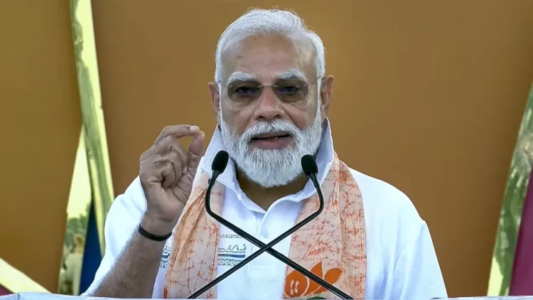 NEET स्टूडेंट समय से पहुंच जाएं परीक्षा केंद्र, इसके लिए दिल्ली एयरपोर्ट पर ही रुके रहे PM मोदी