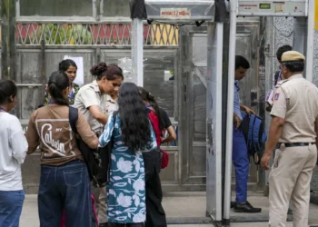 NEET UG Re-Exam 2026: लखनऊ में नीट पेपर के लिए जबरदस्त सुरक्षा के इंतजाम, छावनी में तब्दील हुए 75 सेंटर