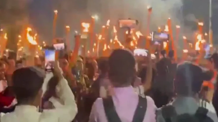 बांग्लादेशः ढाका की सड़कों पर हजारों की संख्या में हिंदुओं का प्रदर्शन, लगे जय “जय श्री राम” के नारे