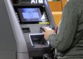 ATM Shutdown News: कैश की भारी कमी के कारण छोटे शहरों में बंद हो सकते हैं ATM, ग्राहकों की बढ़ सकती हैं मुश्किलें