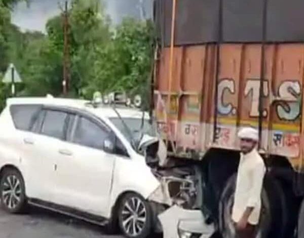 CG news: छत्तीसगढ़ बीजेपी प्रदेश अध्यक्ष किरण देव का एक्सीडेंट, हाईवे पर ट्रक से टकराई इनाेवा कार