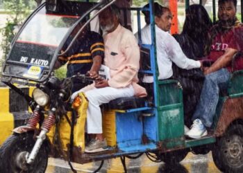 E Rickshaws Stop App Ban: सरकार का बड़ा एक्शन! ई-रिक्शा बंद करने वाले तीन मोबाइल ऐप्स पर सरकार ने लगाया बैन