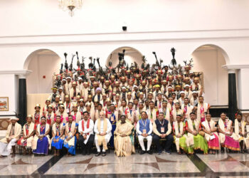 राष्ट्रपति भवन के विशेष अतिथि बने बस्तर के मांझी-चालकी : बस्तर पंडुम-2026 के विजेताओं और जनजातीय प्रतिनिधियों का हुआ विशेष सम्मान