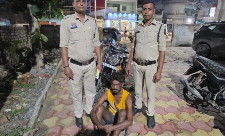 Raigarh News : पत्नी की हत्या की कोशिश करने वाला आरोपी पति गिरफ्तार, बुलेट मोटरसाइकिल से कई बार कुचलने का आरोप