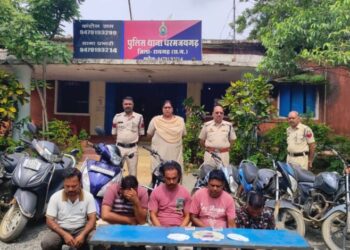 Raigarh News : “ऑपरेशन अंकुश” के तहत कार्रवाई : उदउदा में जुआ फड़ पर धरमजयगढ़ पुलिस का छापा, 5 जुआरियों से नगद ₹17,650 और 8 दोपहिया वाहन जब्त