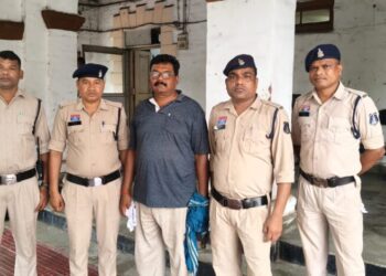 Raigarh News : ‘ऑपरेशन क्लीन हंट’ में रायगढ़ पुलिस को बड़ी सफलता, सहारा इंडिया फ्रॉड का 3 साल से फरार ब्रांच मैनेजर गिरफ्तार