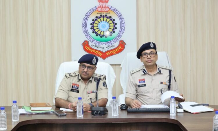 Raigarh News : आईजीपी राम गोपाल गर्ग ने ली रायगढ़ पुलिस की समीक्षा बैठक, कहा—’प्रोफेशनल पुलिसिंग और समयबद्ध विवेचना ही सफलता की पहचान’