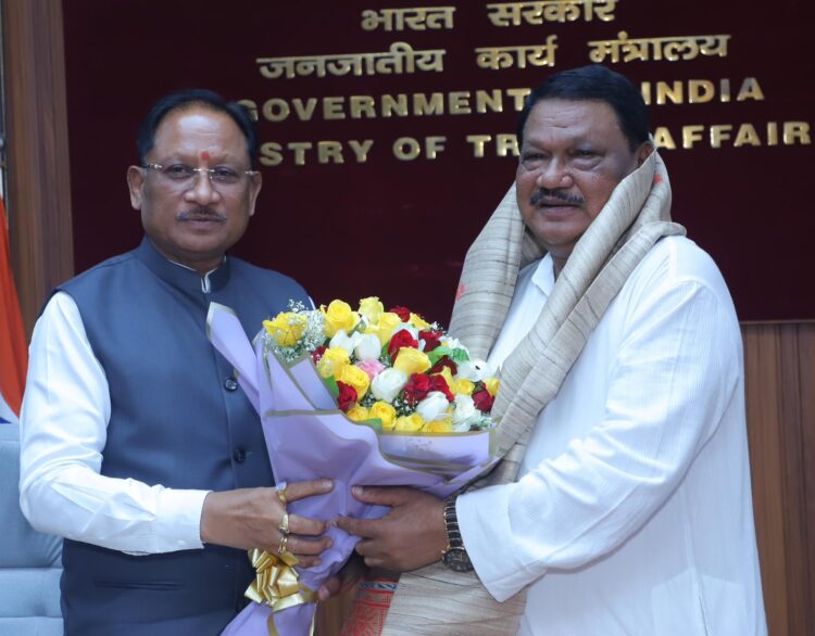 बस्तर के 461 पूर्व नक्सल प्रभावित गांवों तक बिजली पहुंचाने की पहल, केंद्र से विशेष सहायता का आग्रह*