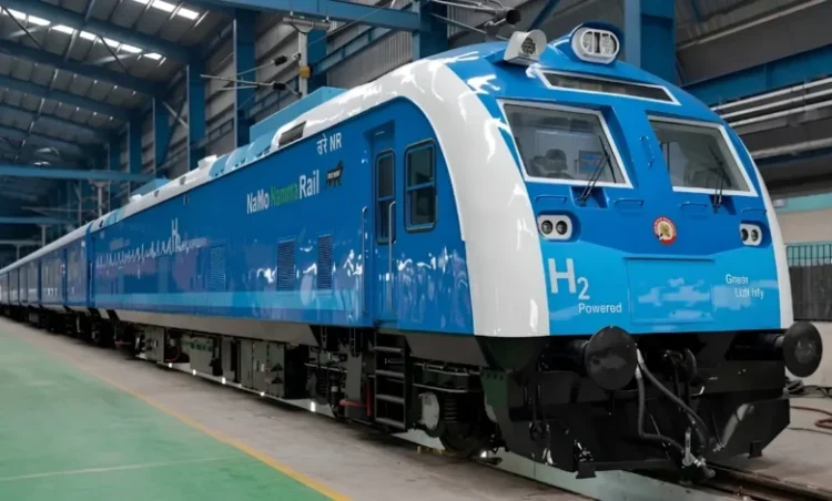 hydrogen train: देश की पहली हाइड्रोजन ट्रेन को PM मोदी ने दिखाई हरी झंडी