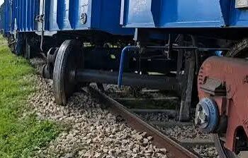 Goods Train Derailed Amethi: बड़ा रेल हादसा, मालगाड़ी के 7 डिब्बे पटरी से उतरे, यातायात प्रभावित