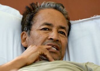 Sonam wangchuk: भूख हड़ताल में बैठे सोनम वांगचुक को अस्पताल लेकर गई पुलिस, जंतर-मंतर से प्रदर्शनकारियों को हटाया