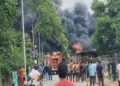 Korba news: कोरबा के कोल पिच कार्बन फैक्ट्री में बायलर फटने से लगी भीषण आग, 30-40 मजदूरों ने भागकर बचाई जान