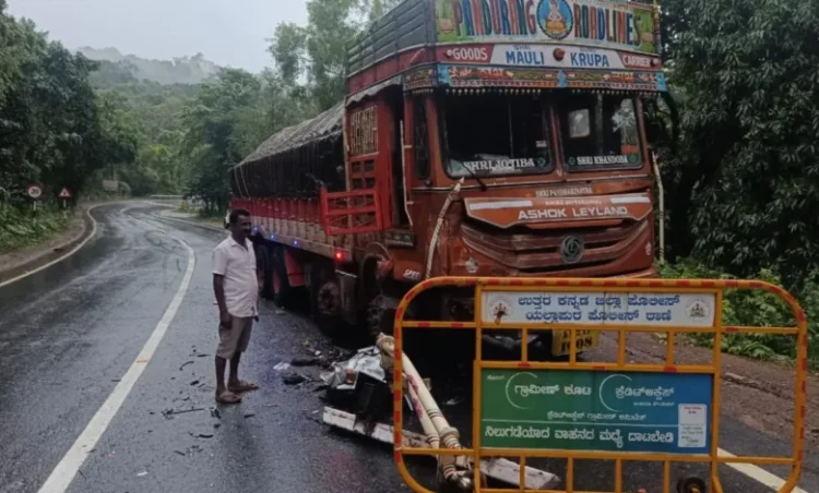 Accident News: तेज रफ्तार का कहर, ट्रक और क्रूजर के बीच जोरदार टक्कर में 6 लोगों की दर्दनाक मौत, कई घायल