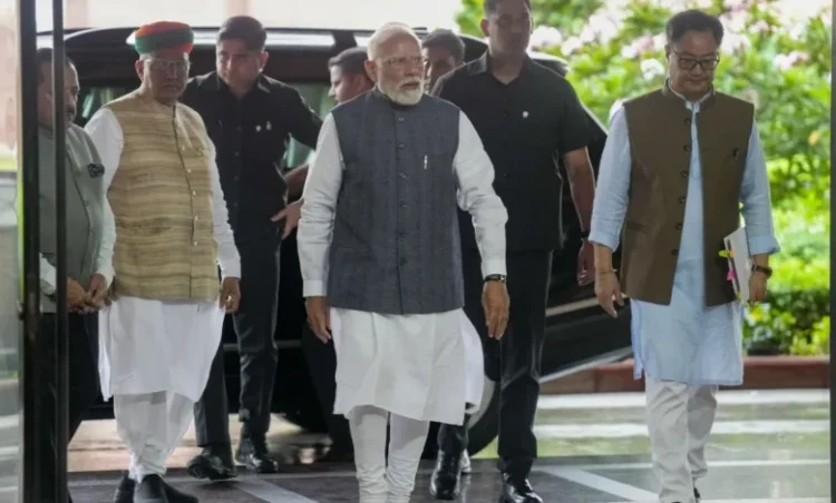 PM Modi : NEET पर PM मोदी का बड़ा बयान, कहा- ‘छात्रों के भविष्य के साथ बुरा नहीं होने देंगे’