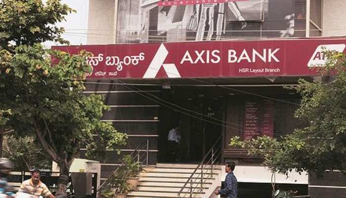 Axis Bank credit card: 28 अगस्त से Axis Bank क्रेडिट कार्ड के नियमों में होगा बड़ा बदलाब, ग्राहकों को पड़ेगा सीधा असर