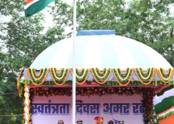 स्वतंत्रता दिवस समारोह: मुख्यमंत्री श्री साय ने पुलिस परेड ग्राउंड पर किया ध्वजारोहण, परेड की ली सलामी