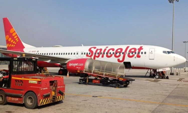 Mumbai Rains: बारिश को लेकर SpiceJet ने यात्रियों के लिए जारी की एडवाइजरी, क्या उड़ानों पर पड़ेगा असर?