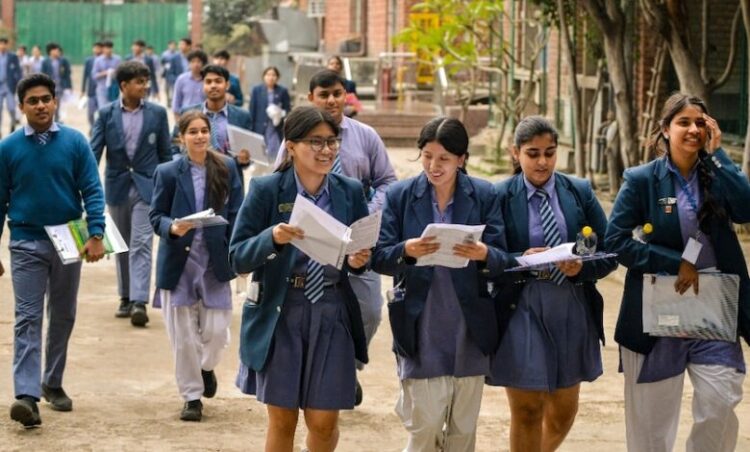 CBSE 12th Compartment Result 2026: CBSE ने जारी किया 12वीं की सप्लीमेंट्री परीक्षा का रिजल्ट, 53.08% छात्र-छात्राएं पास