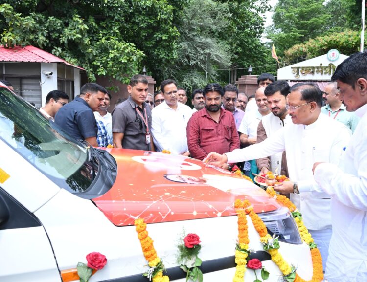 *मुख्यमंत्री श्री विष्णु देव साय ने धरसींवा विधानसभा को दी निःशुल्क एम्बुलेंस की सौगात*