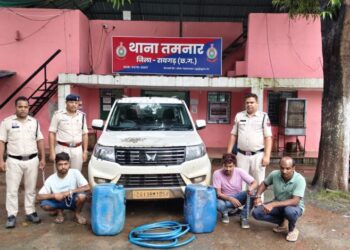 Raigarh News : रात के अंधेरे में ट्रकों-ट्रेलरों का डीजल उड़ाने वाले गिरोह का भंडाफोड़, तमनार पुलिस की ताबड़तोड़ कार्रवाई