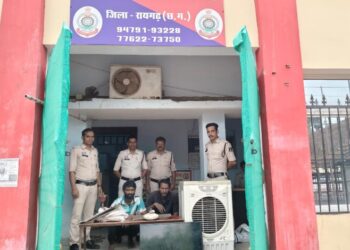 Raigarh News : खरसिया में सूने मकान की चोरी का 24 घंटे में खुलासा, दो आरोपी गिरफ्तार, चोरी का सामान बरामद