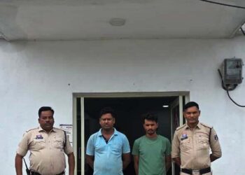 Raigarh News : हाईवे पर डीजल चोरी करने वाले गिरोह का पर्दाफाश, फर्जी नंबर प्लेट लगी स्कॉर्पियो से करते थे वारदात — जूटमिल पुलिस ने 2 आरोपियों को गिरफ्तार किया