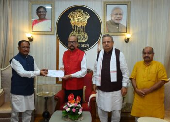 मुख्यमंत्री श्री विष्णु देव साय ने राज्यपाल श्री रमेन डेका से की सौजन्य भेंट*