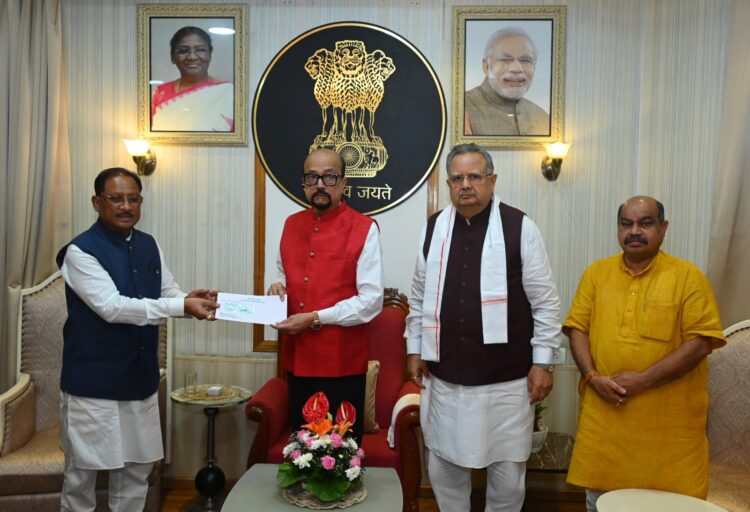 मुख्यमंत्री श्री विष्णु देव साय ने राज्यपाल श्री रमेन डेका से की सौजन्य भेंट*