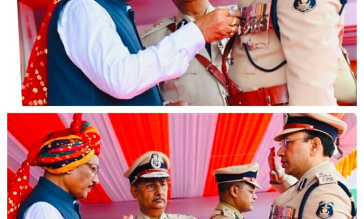 Raigarh News : राष्ट्रपति पुलिस पदक से सम्मानित हुए एसएसपी शशि मोहन सिंह, मुख्यमंत्री विष्णुदेव साय ने किया सम्मानित