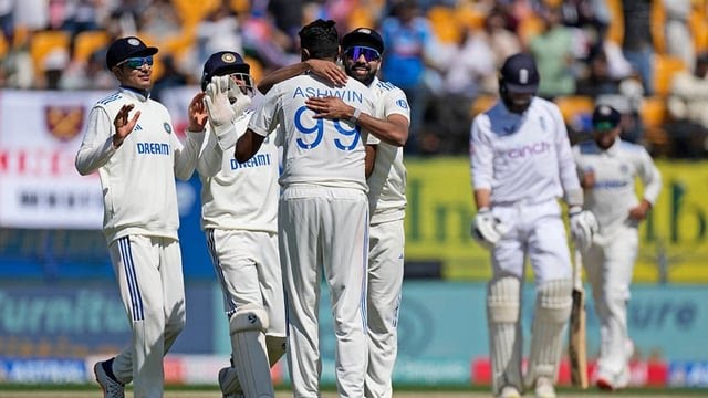 IND vs SL Test: श्रीलंका के खिलाफ सीरीज से पहले टीम इंडिया के लिए बुरी खबर, इस दिग्गज खिलाड़ी हुआ मैच से बाहर