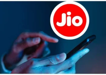 Jio: एक रिचार्ज, तीन फायदे! Jio के नए प्लान में इंटरनेट, TV और OTT शामिल