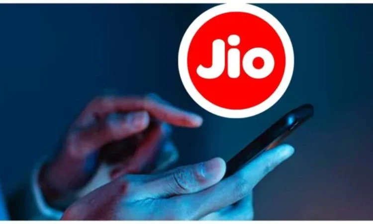 Jio: एक रिचार्ज, तीन फायदे! Jio के नए प्लान में इंटरनेट, TV और OTT शामिल