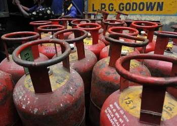 LPG cylinder e-KYC Deadline: LPG ग्राहकों के लिए बड़ी राहत, सरकार ने बढ़ाई e-KYC की डेडलाइन
