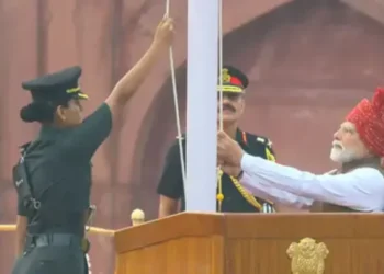 Independence Day 2026: 80वें स्वतंत्रता दिवस पर लाल किले से PM मोदी ने फहराया तिरंगा, पहली बार गूंजा ‘वंदे मातरम्’