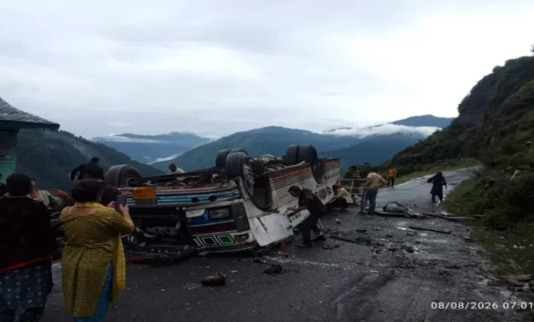 Chamba Road Accident: हादसे के बाद मची चीखपुकार, सड़क से नीचे गिरी बेकाबू बस; चारों तरफ बिखर गईं लाशें