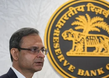 RBI ने Repo Rate को 5.25% पर रखा स्थिर, लोन की ब्याज दरों में कोई राहत नहीं