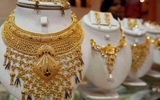GOLD PRICE TODAY: लगातार दूसरे दिन सोने कि कीमतों में आया तगड़ा उछाल, जाने 18 कैरेट, 22 कैरेट और 24 कैरेट का गोल्ड के दाम?