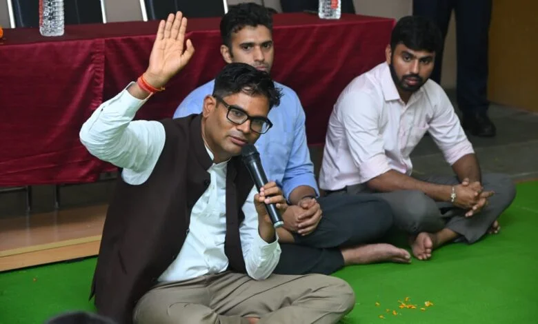 नवगुरुकुल’ पहुंचकर वित्तमंत्री ओ.पी.चौधरी ने प्रशिक्षण प्राप्त कर रही छात्राओं से किया संवाद