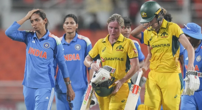 भारतीय महिला टीम के खिलाफ पहली बार बना ऐसा रिकॉर्ड, एक ही वनडे मैच में ठोके गए 400+ रन