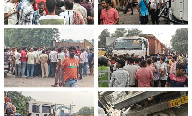 Latest News Raigarh: BIG BREAKING कोतरा रोड थाना क्षेत्र में फिर चक्का जाम स्कूटी और ट्रेलर में जोरदार टक्कर, ग्रामीणों ने सड़क पर किया प्रदर्शन