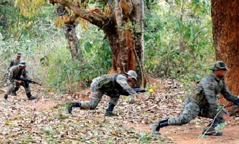 Chhattisgarh Top news: नक्सलवाद पर बड़ा वार, छत्तीसगढ़ में सुरक्षाबलों और नक्सलियों के बीच मुठभेड़ में 10 नक्सली ढेर.. लगातार रुक-रुक कर हो रही है फायरिंग..